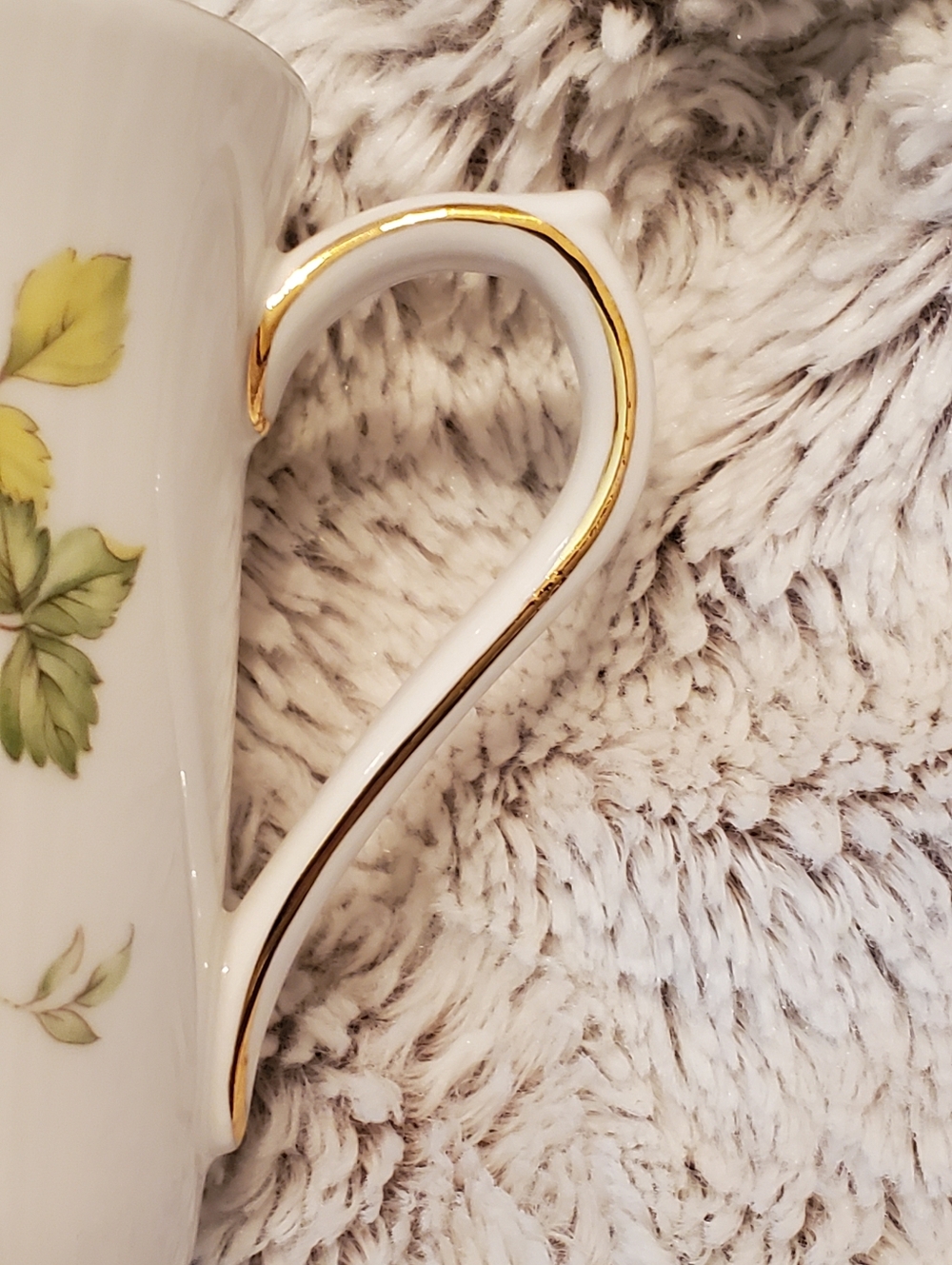 Vintage Rosina-QUEEN'S Fine Bone China VIRGINA STRAWBERRY Gold Trim FLAT MUG - Picture 4 of 8